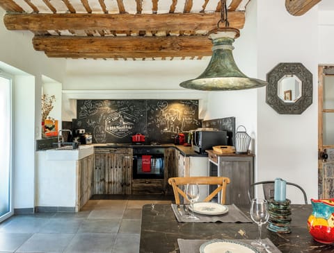 Traditional Apartment | Private kitchen | Espresso maker, electric kettle