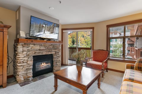 Furniture, Indoors, Living Room, Fireplace, Screen