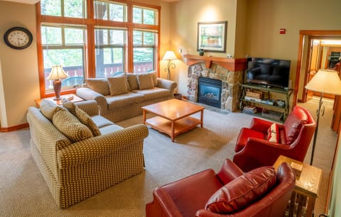 Living Room, Room, Indoors, Couch, Furniture