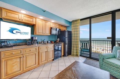 Bright Living Space with Ocean Views 🌊
