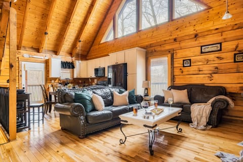 The main level is an open layout. With the kitchen, dining area and living room!