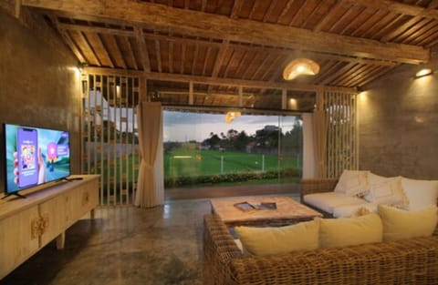 Exclusive Villa | Living area | 35-inch Smart TV with digital channels, TV