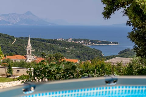 House (3bedroom holiday home,jacuzzi) | Exterior