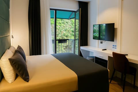 Deluxe Triple Room | Balcony