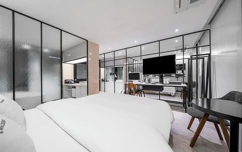 Special Offer-3D Mirror | Individually decorated, individually furnished, soundproofing, free WiFi