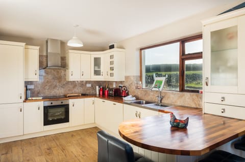 Highview Lahinch kitchen