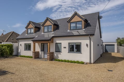 Wynholme, Holme-next-the-Sea: Detached with off-road parking