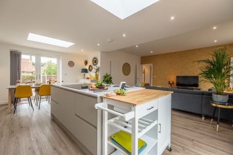 Ground floor: Open-plan living space