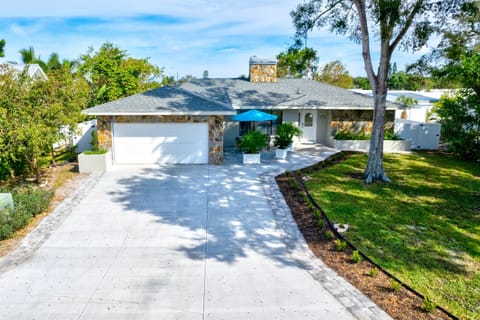 Enjoy stress-free parking with a spacious driveway that easily fits up to 4 vehicles—perfect for families and groups!
