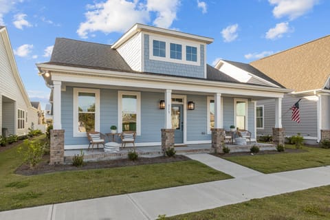 Front of House - Fabulous front porch