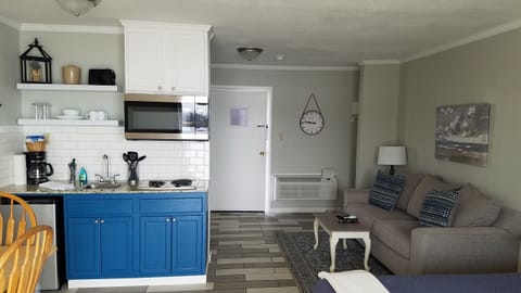 Single Room | Individually decorated, individually furnished, iron/ironing board