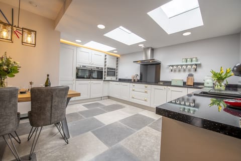 Ground floor: Spacious well-equipped kitchen