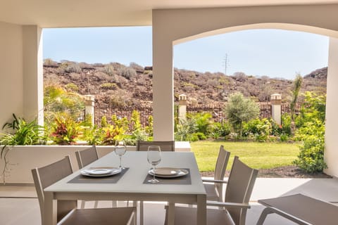 Spacious and peaceful private garden