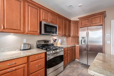 Gas Oven for precise cooking!