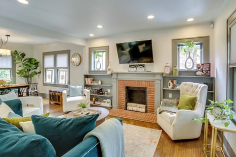 Lubbock Vacation Rental | 3BR | 2BA | 1,900 Sq Ft | 2 Steps to Access