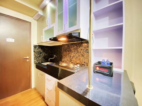 Studio | Private kitchen | Fridge, stovetop, cookware/dishes/utensils