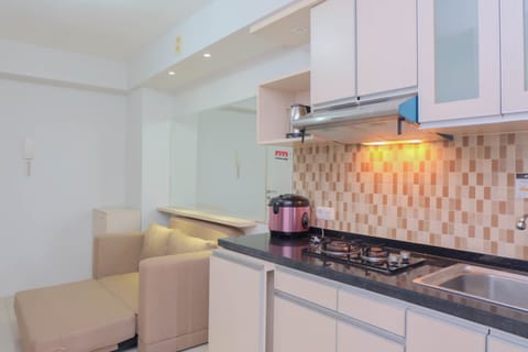 Apartment, 2 Bedrooms | Private kitchen | Fridge, stovetop, cookware/dishes/utensils