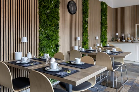 Daily buffet breakfast (EUR 15 per person)