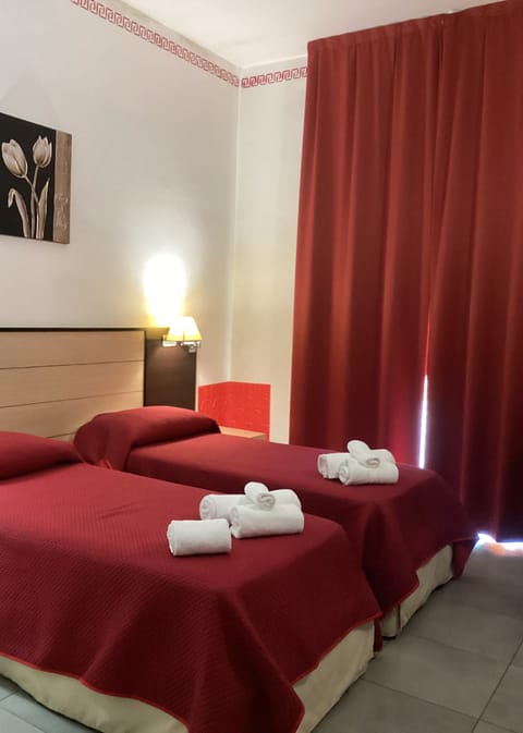 Desk, laptop workspace, soundproofing, free WiFi