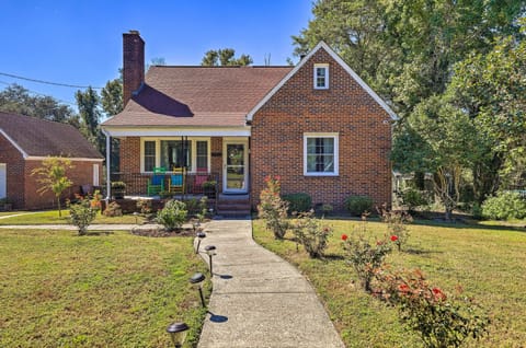 Jacksonville Vacation Rental | 3,152 Sq Ft | 5BR | 3.5BA | Stairs Required