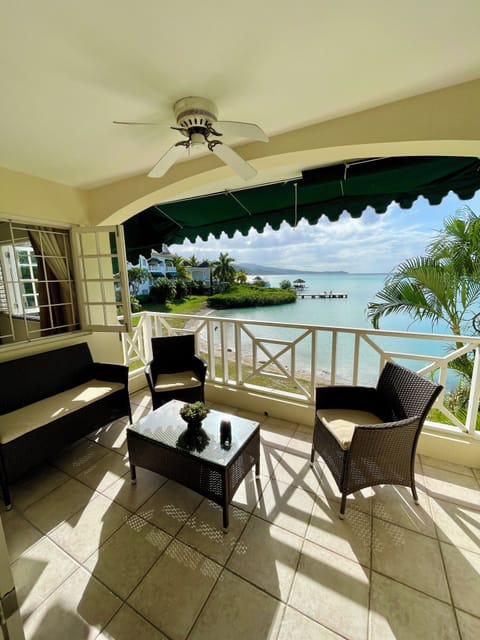 Deluxe Apartment | Balcony