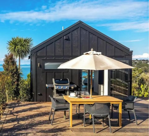 Whare iti Deal