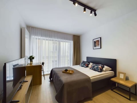 A bright space with decorations that lend cosiness provides a relaxing and restful environment.