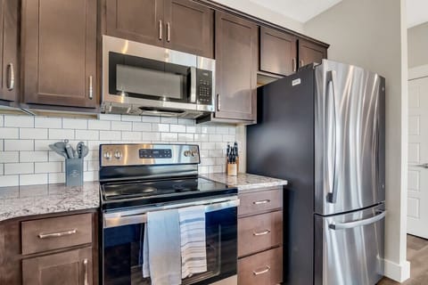 Stainless steel appliances for a luxurious feel!