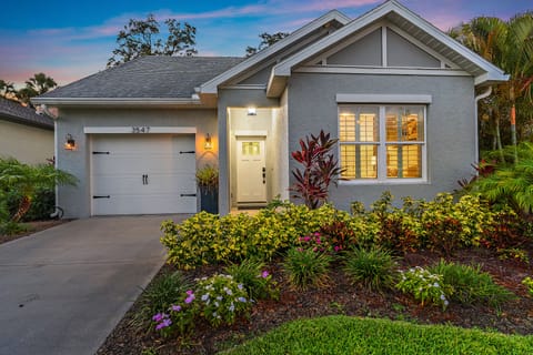 Welcome to Coastal Cottage- Your welcoming home in Sunny Sarasota!