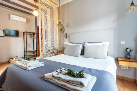 Design Room (3) | 1 bedroom, individually decorated, individually furnished