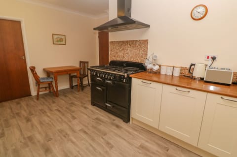 Fridge, dishwasher, electric kettle, toaster