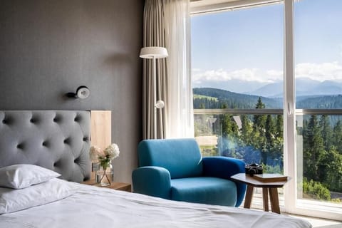 Classic Double Room, Mountain View | In-room safe, iron/ironing board, free WiFi