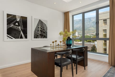 Exclusive Apartment | In-room dining