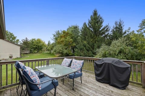 Unit C: Walkout upper patio