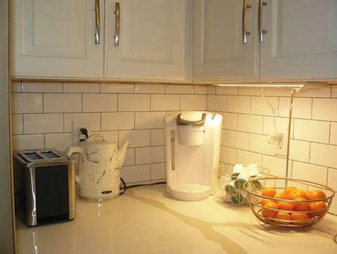 Toaster, Coffee Maker, Coffee, Kettle 