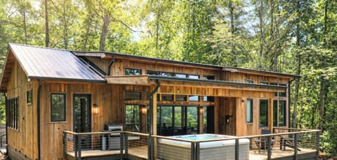 Lantern Landing awaits!
Unwind, recharge, and soak in the beauty of Lake Blue Ridge.