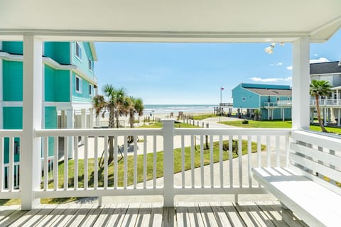 Overlooking the neighborhood access to the beach