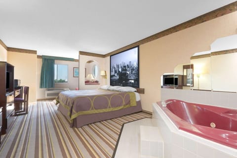 Free WiFi, bed sheets, alarm clocks