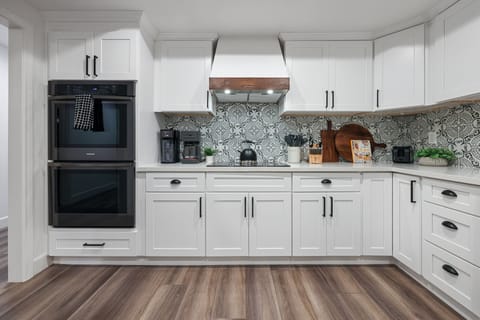 Double ovens for the perfect family meal in this lovely 3 bedroom home.