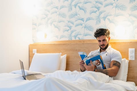 Desk, free WiFi, bed sheets