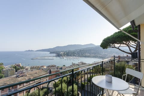 Apartment | Terrace/patio