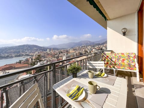 Apartment | Terrace/patio