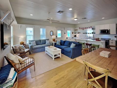 House (4 Bedrooms) | Front of property