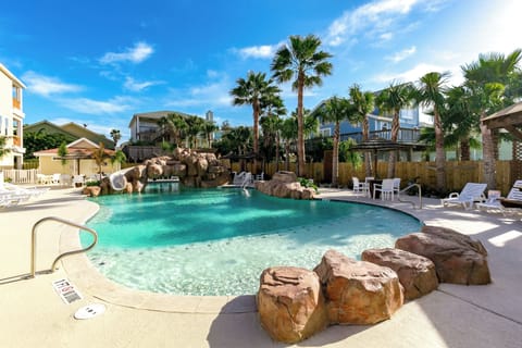 Condo (4 Bedrooms) | Property amenity