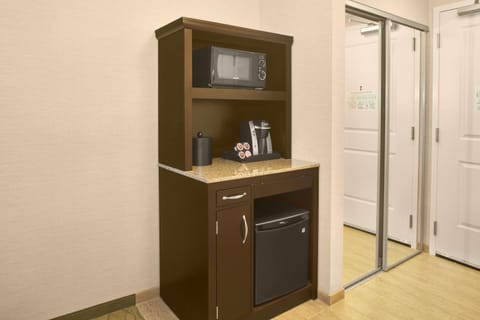 In-room safe, iron/ironing board, free cribs/infant beds