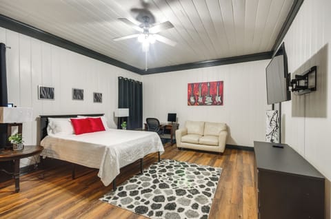 Greenwood Vacation Rental | Studio | 1BA | 400 Sq Ft | 4 Steps to Access