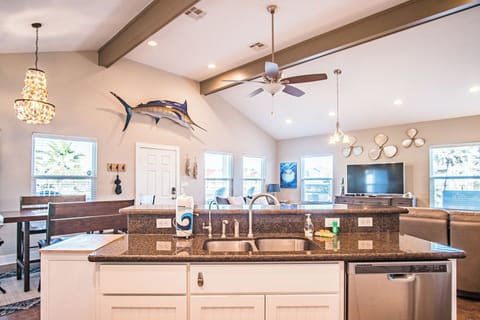 House (4 Bedrooms) | Property amenity