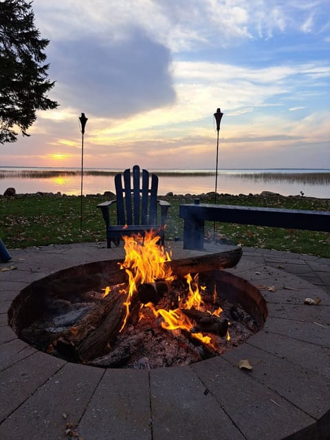 Enjoy the lake side firepit.