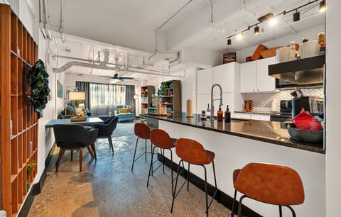 There's plenty of seating in our eat-in kitchen!