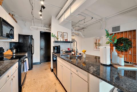 We supply 10+ spices, cooking oil, a slow cooker, food processor, lobster boiler, blender, several stainless steel and nonstick pans, baking pans, pie pans, a bundt cake pan, and more!